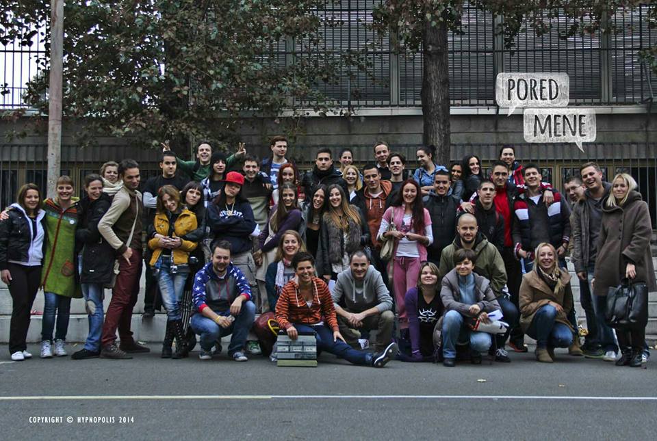 ekipa filma u dvoristu